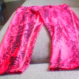 women's Under Armour compression leggings